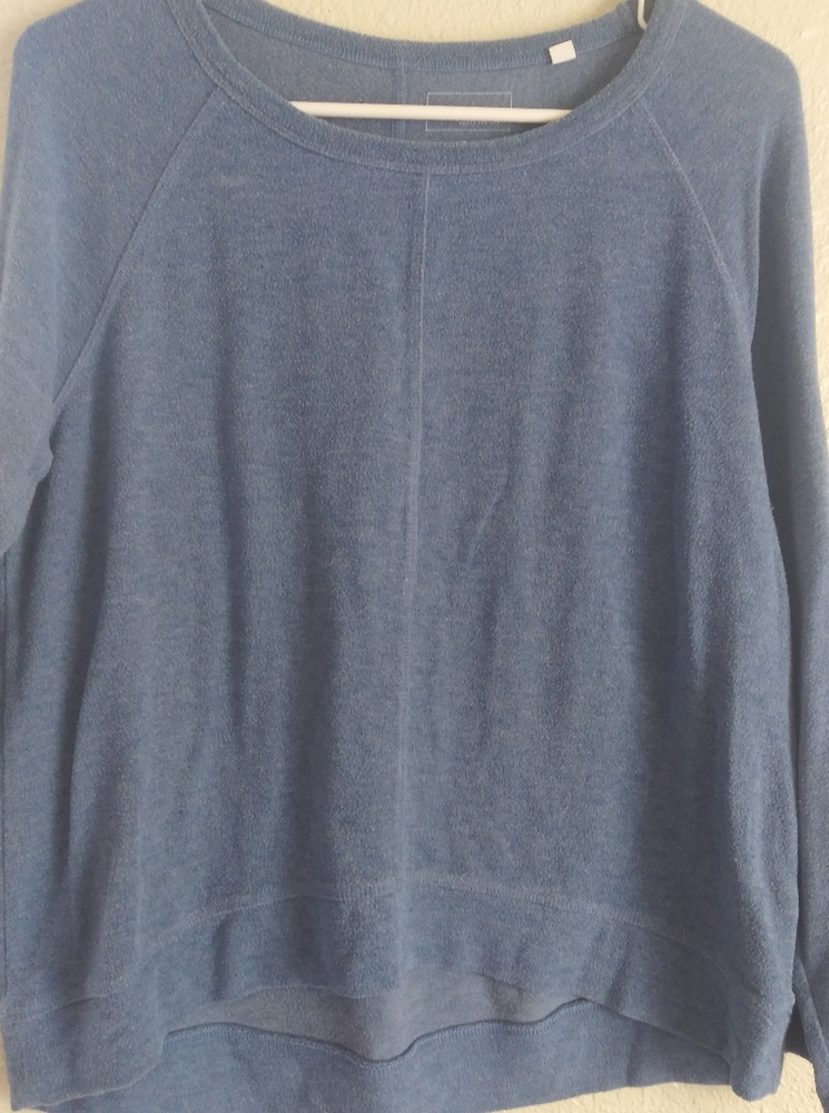 Blue sweat shirt